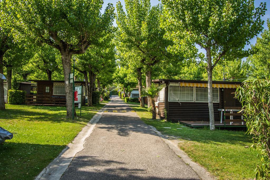 Hotel Campeggio Bruno Moniga del Garda Exterior foto